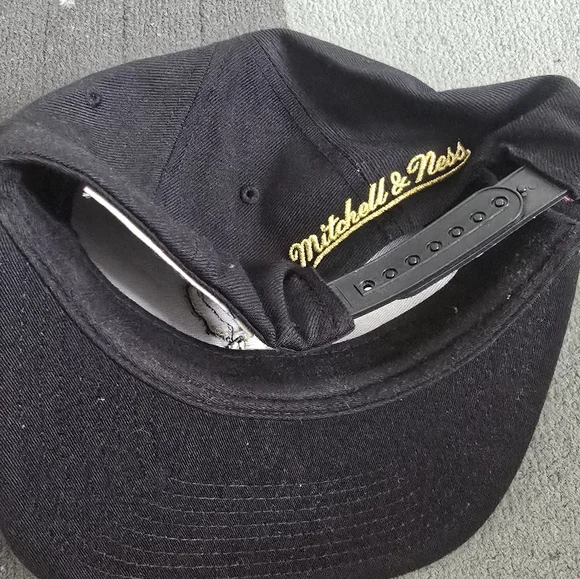 Mitchell and Ness RAPTORS Snapback - Picture 3 of 5